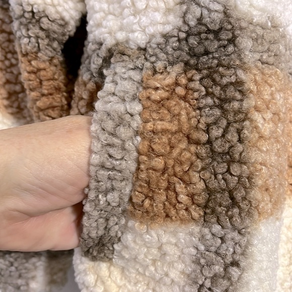 Plaid Sherpa Jacket - Cream and Tan Fully Lined (Relaxed Fit) - Picture 5 of 9